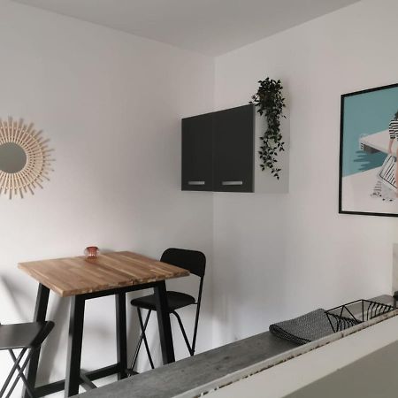 Studio Cosy Et Renove A 2 Pas Gare Reims Centre - Rue Apartment Екстериор снимка