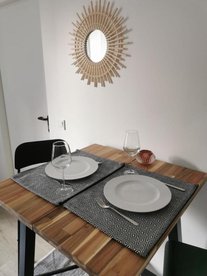 Studio Cosy Et Renove A 2 Pas Gare Reims Centre - Rue Apartment Екстериор снимка